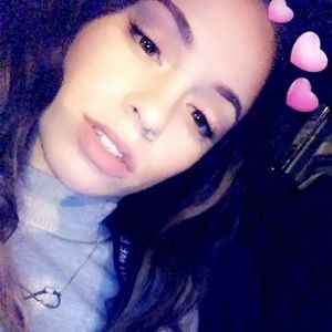 Meet your Posher, Casey